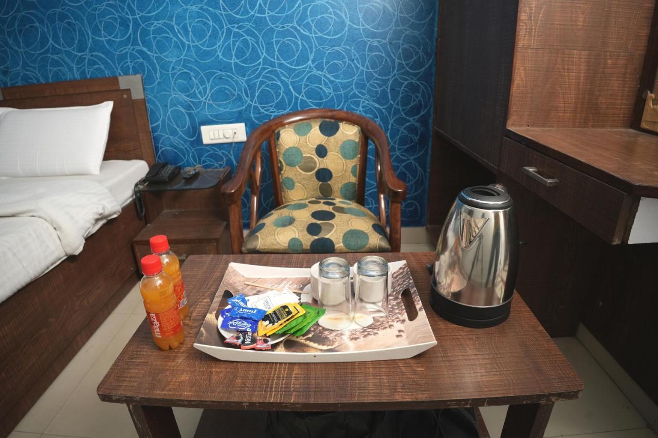 Hotel Holiday Comfort Αμριτσάρ Εξωτερικό φωτογραφία