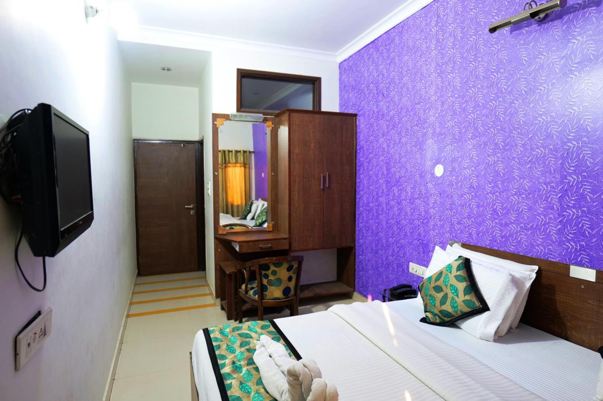 Hotel Holiday Comfort Αμριτσάρ Εξωτερικό φωτογραφία