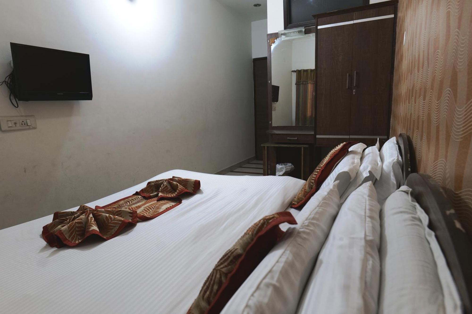 Hotel Holiday Comfort Αμριτσάρ Εξωτερικό φωτογραφία
