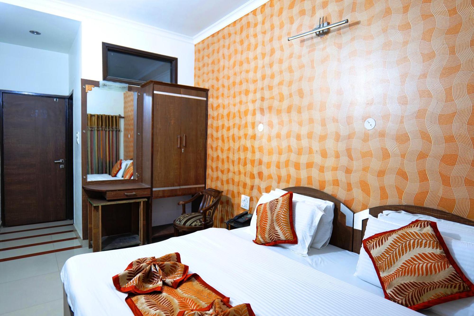 Hotel Holiday Comfort Αμριτσάρ Εξωτερικό φωτογραφία