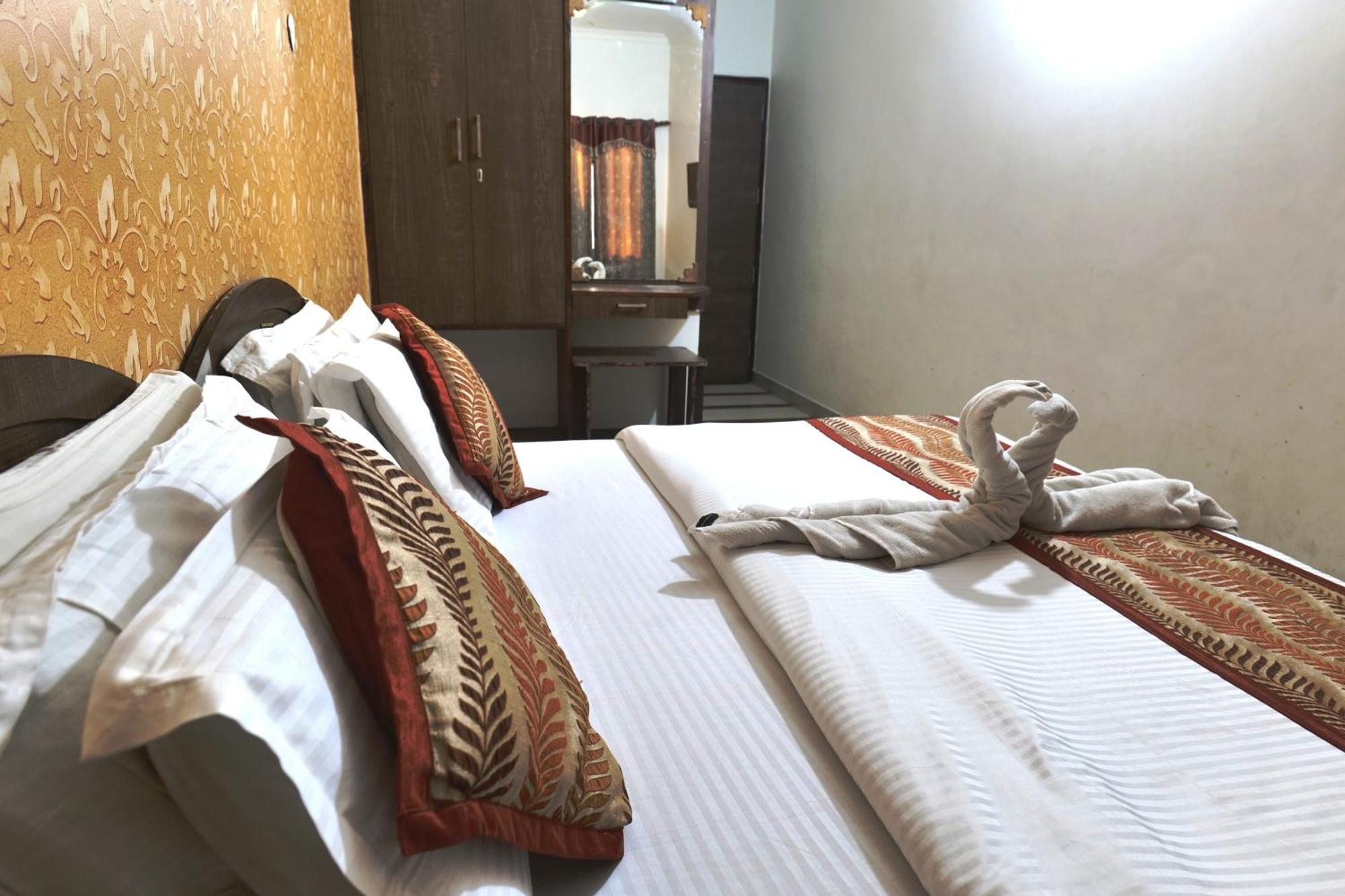 Hotel Holiday Comfort Αμριτσάρ Εξωτερικό φωτογραφία