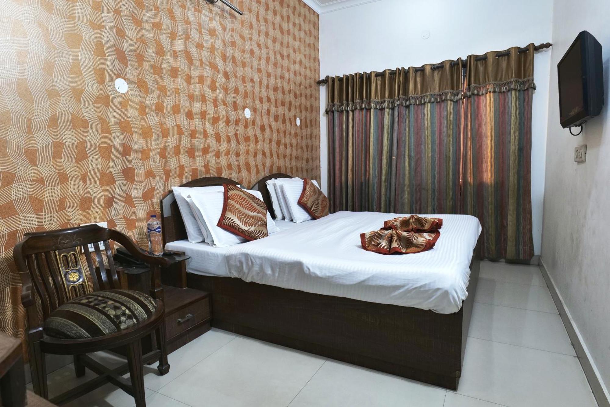Hotel Holiday Comfort Αμριτσάρ Εξωτερικό φωτογραφία