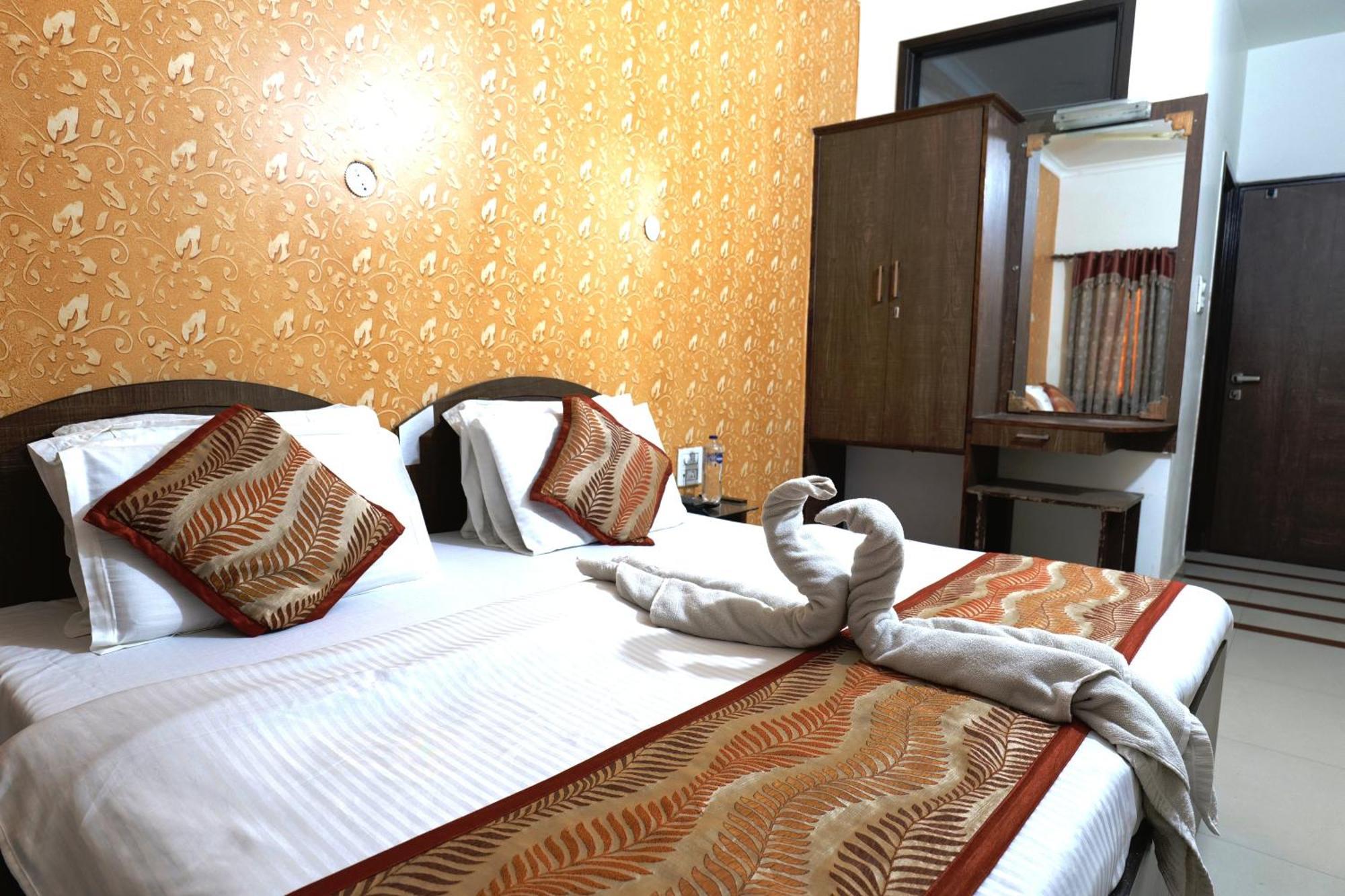 Hotel Holiday Comfort Αμριτσάρ Εξωτερικό φωτογραφία