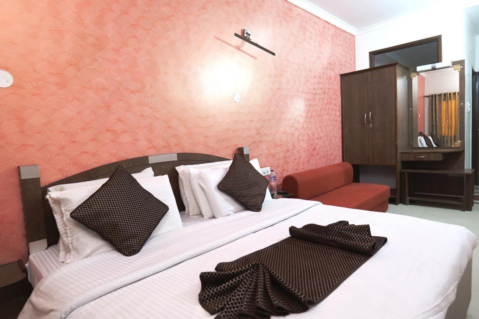 Hotel Holiday Comfort Αμριτσάρ Εξωτερικό φωτογραφία