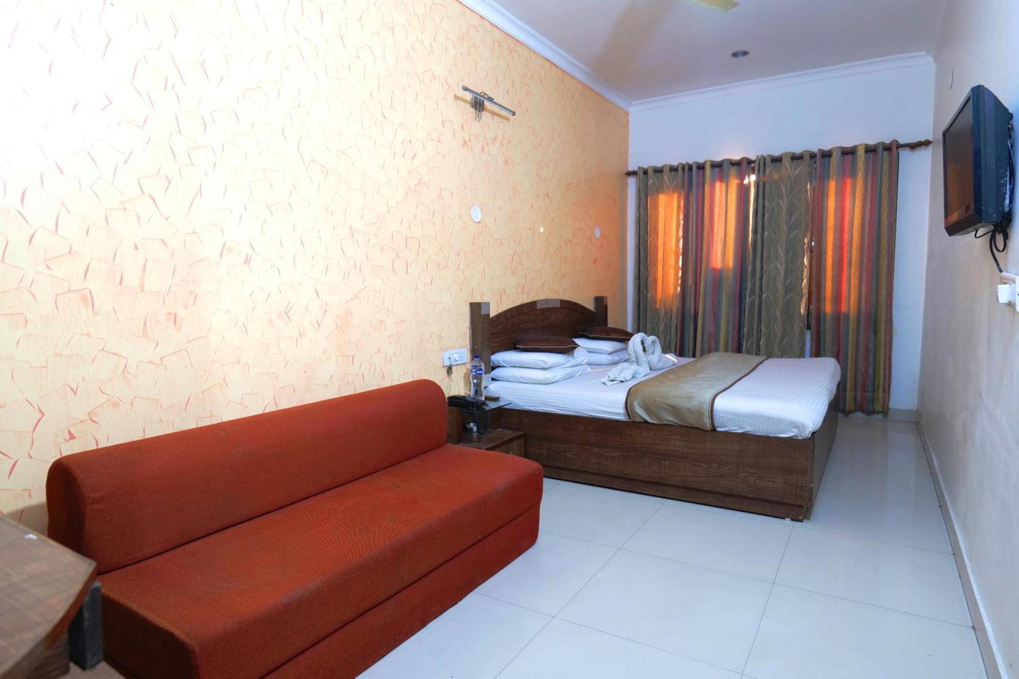 Hotel Holiday Comfort Αμριτσάρ Εξωτερικό φωτογραφία