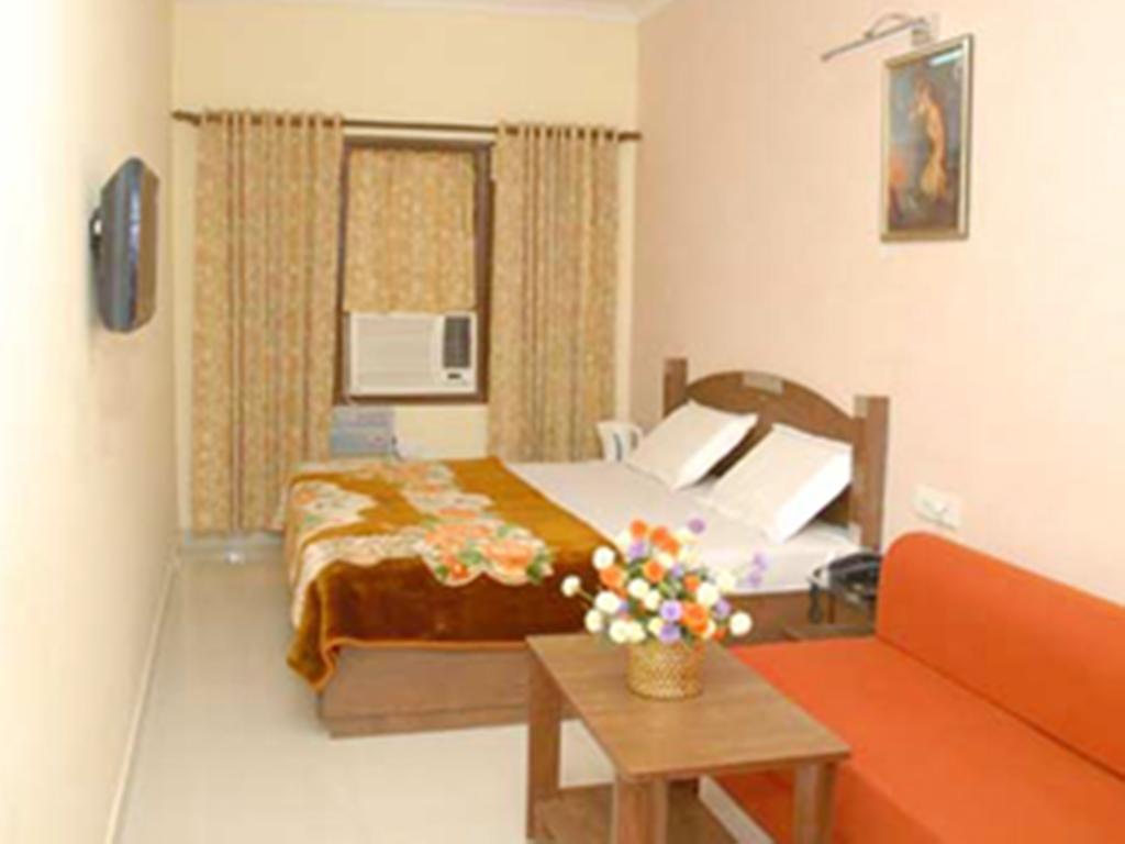 Hotel Holiday Comfort Αμριτσάρ Εξωτερικό φωτογραφία