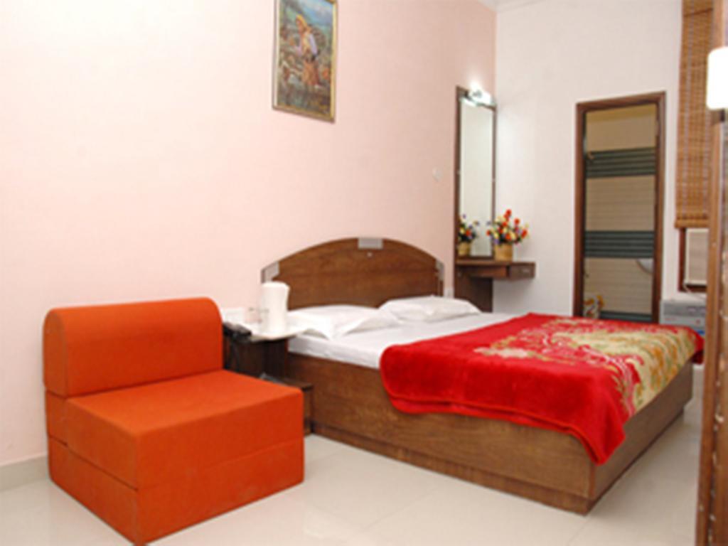 Hotel Holiday Comfort Αμριτσάρ Εξωτερικό φωτογραφία